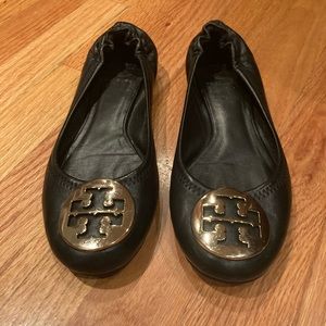 Tory Burch Flats - Black & Gold
